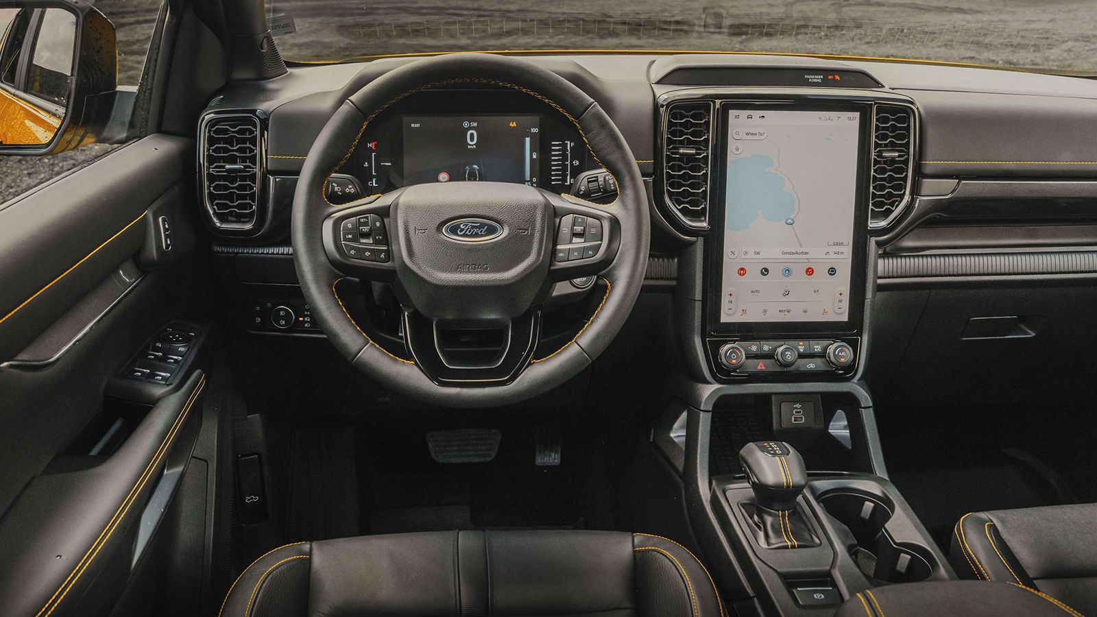 Η πίσω πόρτα του Ford Ranger PHEV είναι πολύ-εργαλείο!